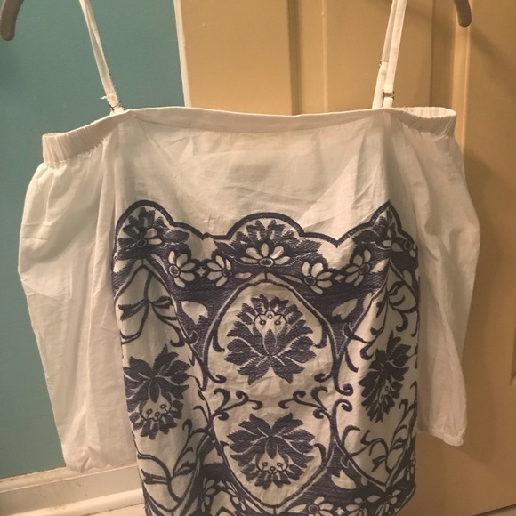 Blue and White Floral Off The Shoulder Top - Picture 2 of 4